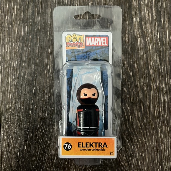 Marvel (Elektra) #76 Pin Mate Wooden Figure - Picture 2 of 8
